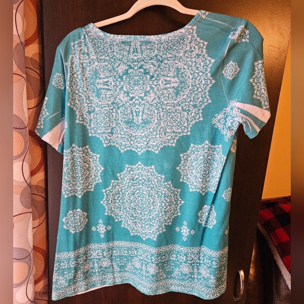 Kim Rogers Teal Mandala Short Sleeve Top Size Medium - Picture 2 of 3